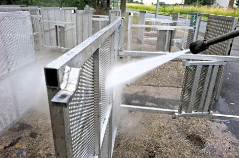 barricades_cleaning