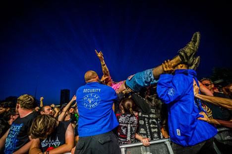 wacken_crowd_security_3